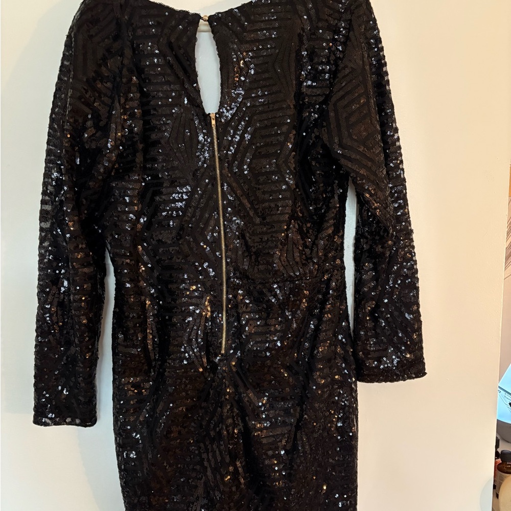 Elegant Black Sequin Short Jumper
